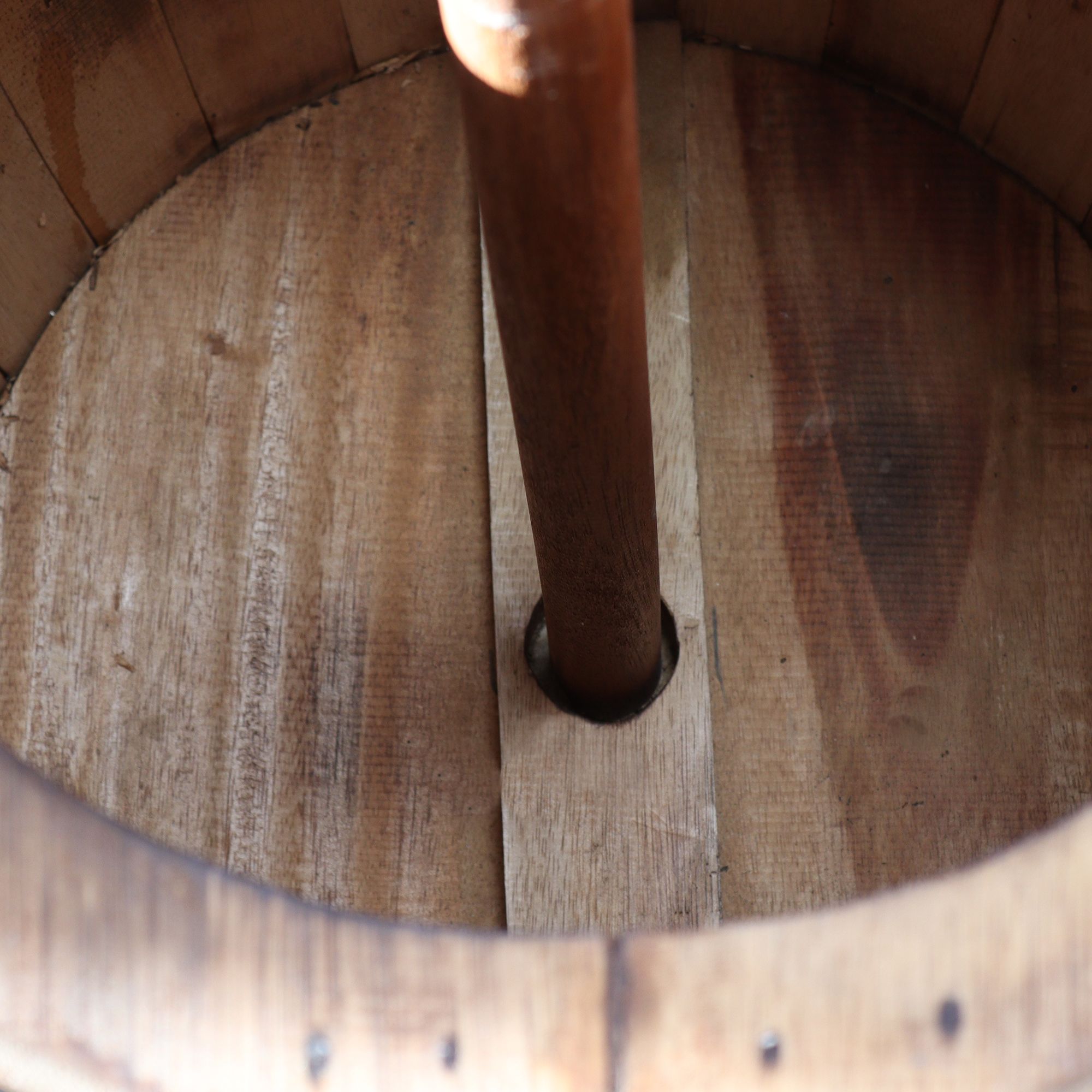 Beer Barrel Table & Parasol Stand – Natural Wood 60 x 48.5 cm - Image 6